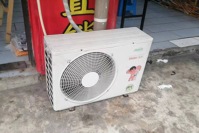 温泉空调突然不制冷只吹自然风怎么办？